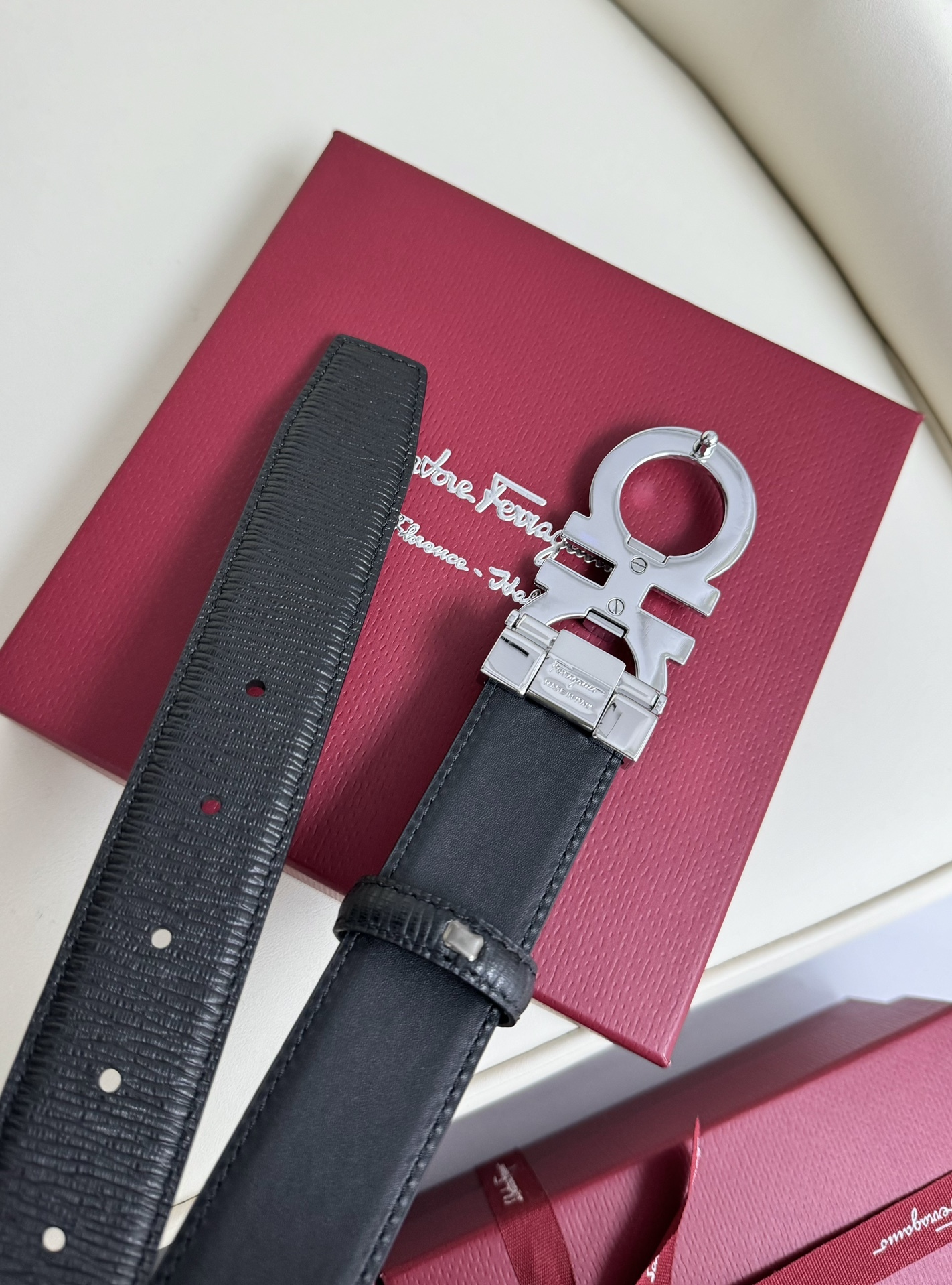 【新規倉庫入り】Salvatore Ferragamo 職人仕上げ高級ベルト「全長約 100cm」