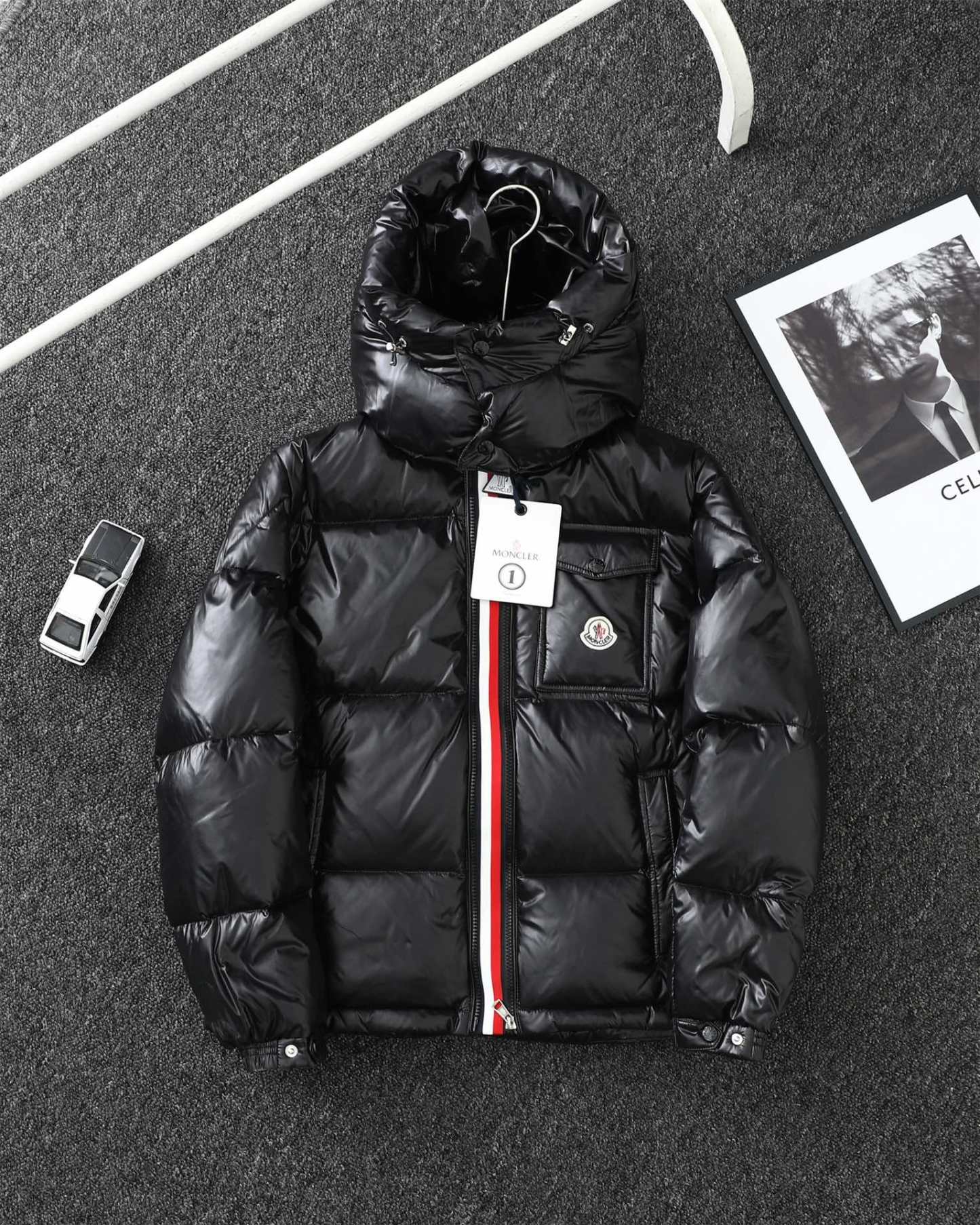 モンクレール メンズ 三色織りテープカラーストライプショートダウンジャケット