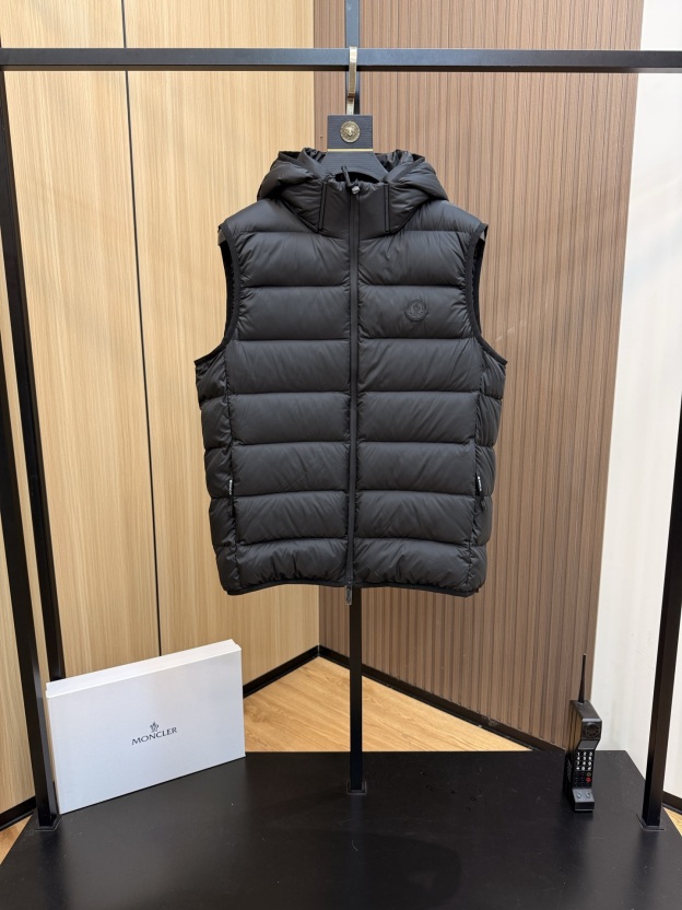 モンクレール 秋冬 メンズ ファッションダウンベスト