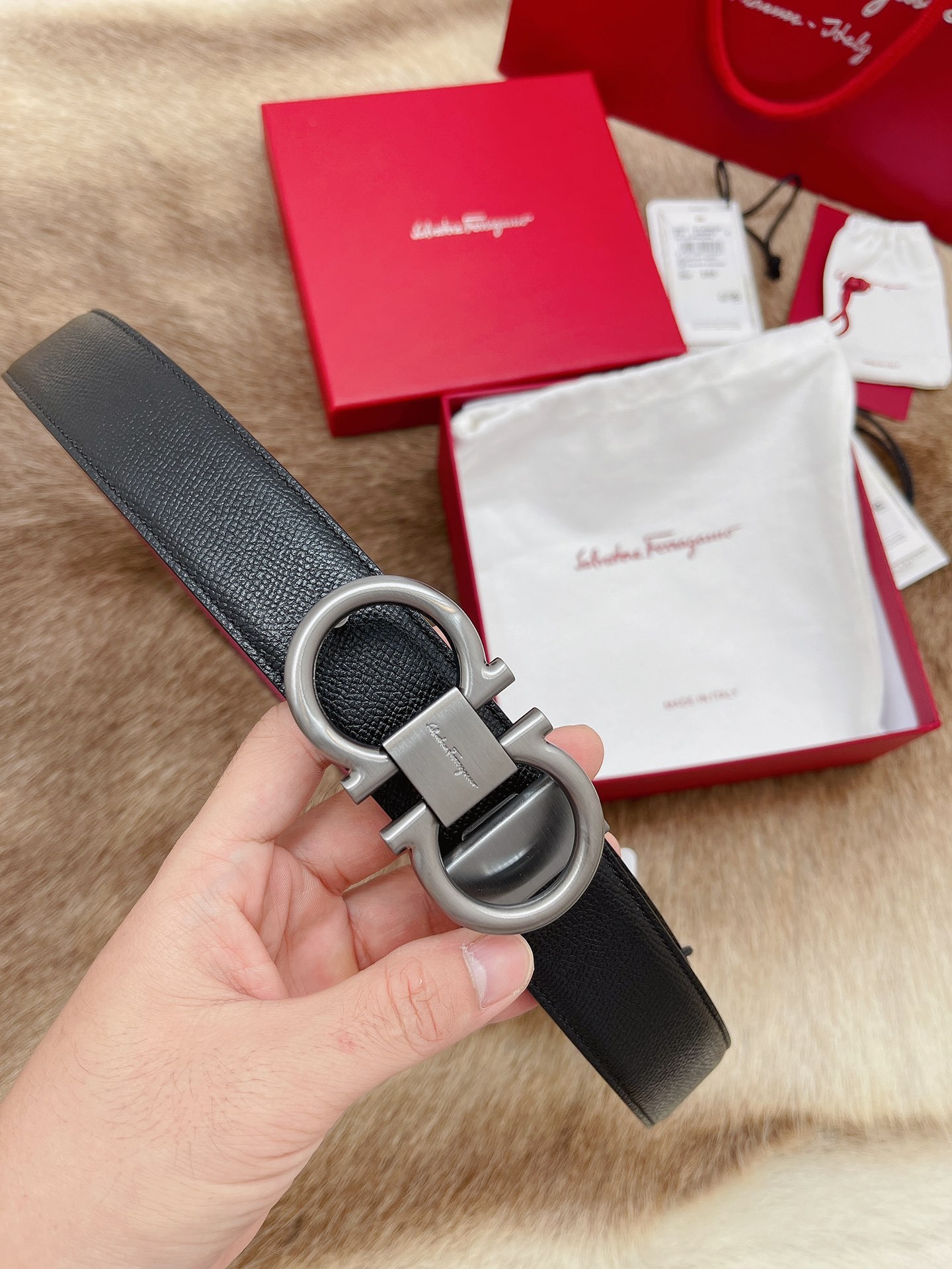 【新規倉庫入り】Salvatore Ferragamo 職人仕上げ高級ベルト「全長約 100cm」