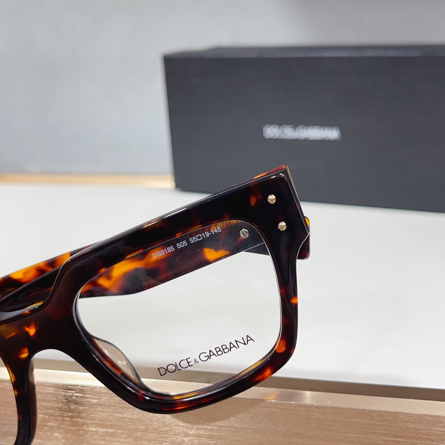 【希少入荷】D&G ドルチェアンドガッバーナ トレンドサングラス「カジュアル通勤用」
