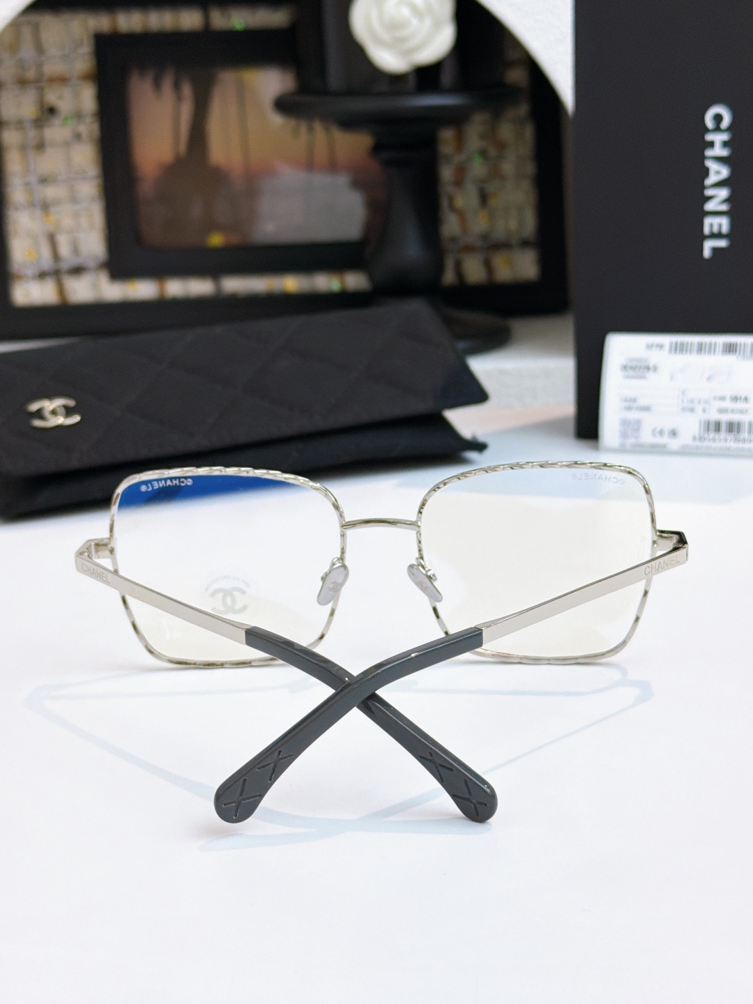 【新作到着】Chanel ハイセンスデザインサングラス「遮光レンズ搭載」