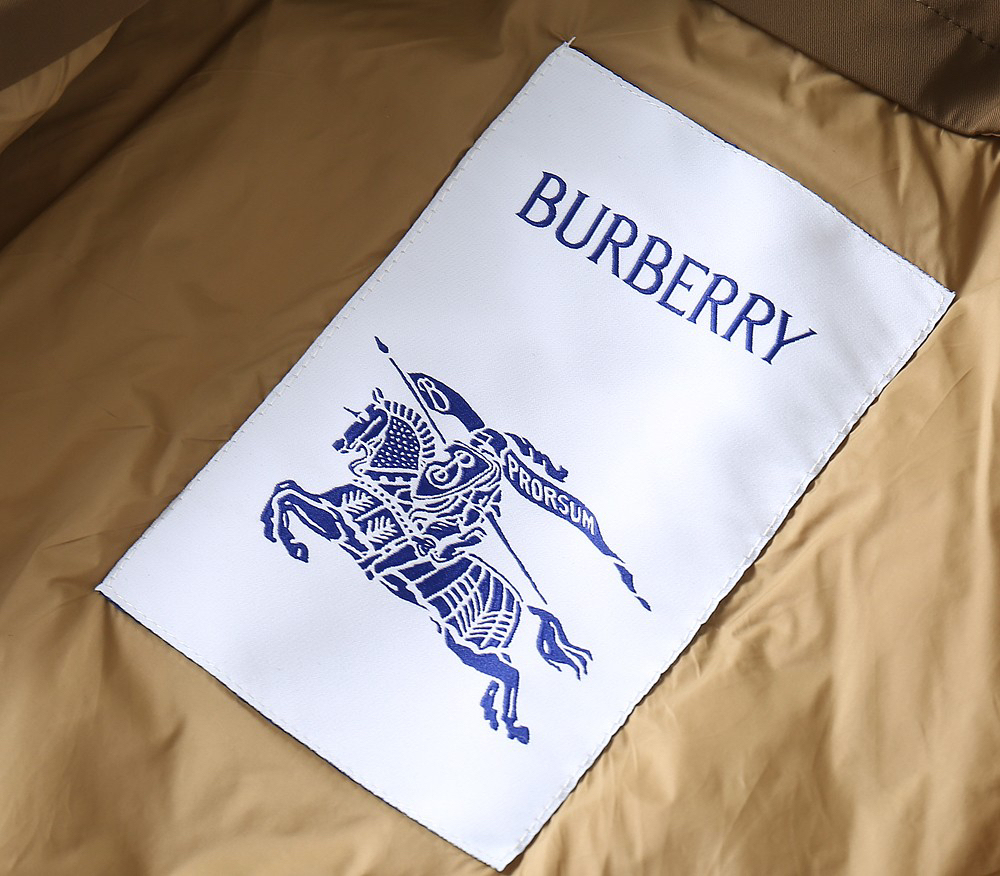 バーバリー「Burberry」秋冬 クイルティッドダウンジャケット