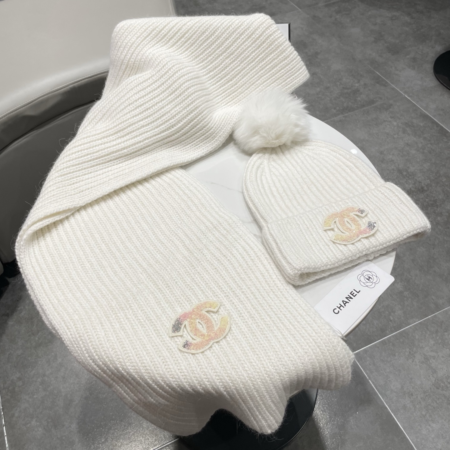 【定番人気】シャネル 秋冬 防寒アクセサリー マフラー＆ハットセット