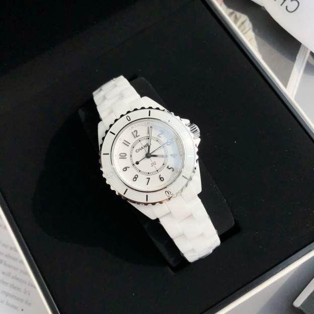 シャネル「Chanel」J12 キャリバー 33MM