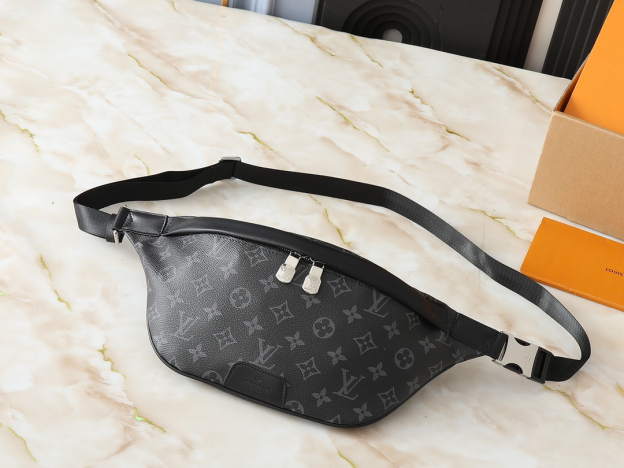 ルイ・ヴィトン「Louis Vuitton」Discovery チェストバッグ＆ウエストバッグ