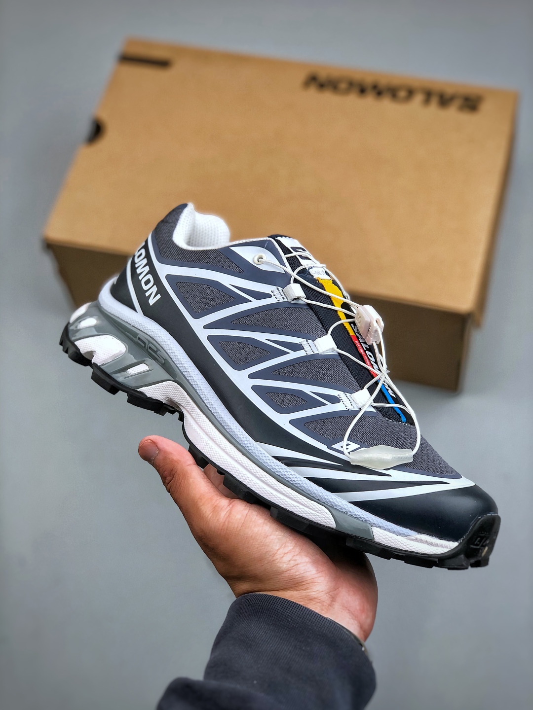 サロモン「SALOMON」XT-6 ユニセックス スポーツスタイルシューズ