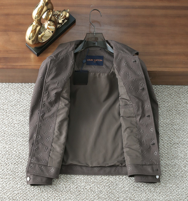 ルイ・ヴィトン「Louis Vuitton」秋冬コレクション クイルテッド ジャケット