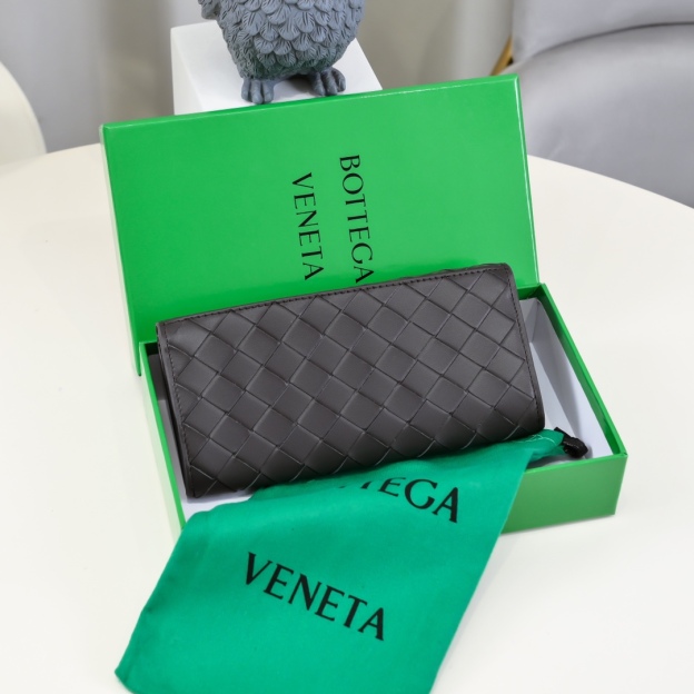 ボッテガ?ヴェネタ「Bottega Veneta」 カセット ロングウォレット