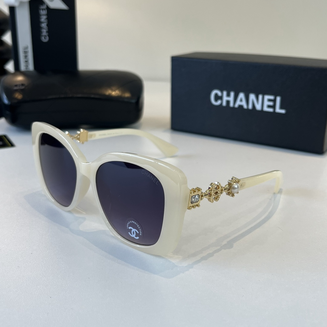 【新作到着】Chanel ハイセンスデザインサングラス「遮光レンズ搭載」