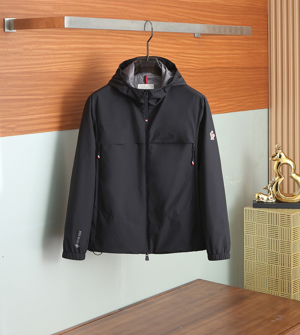 モンクレール「Moncler」秋のフード付きジャケット