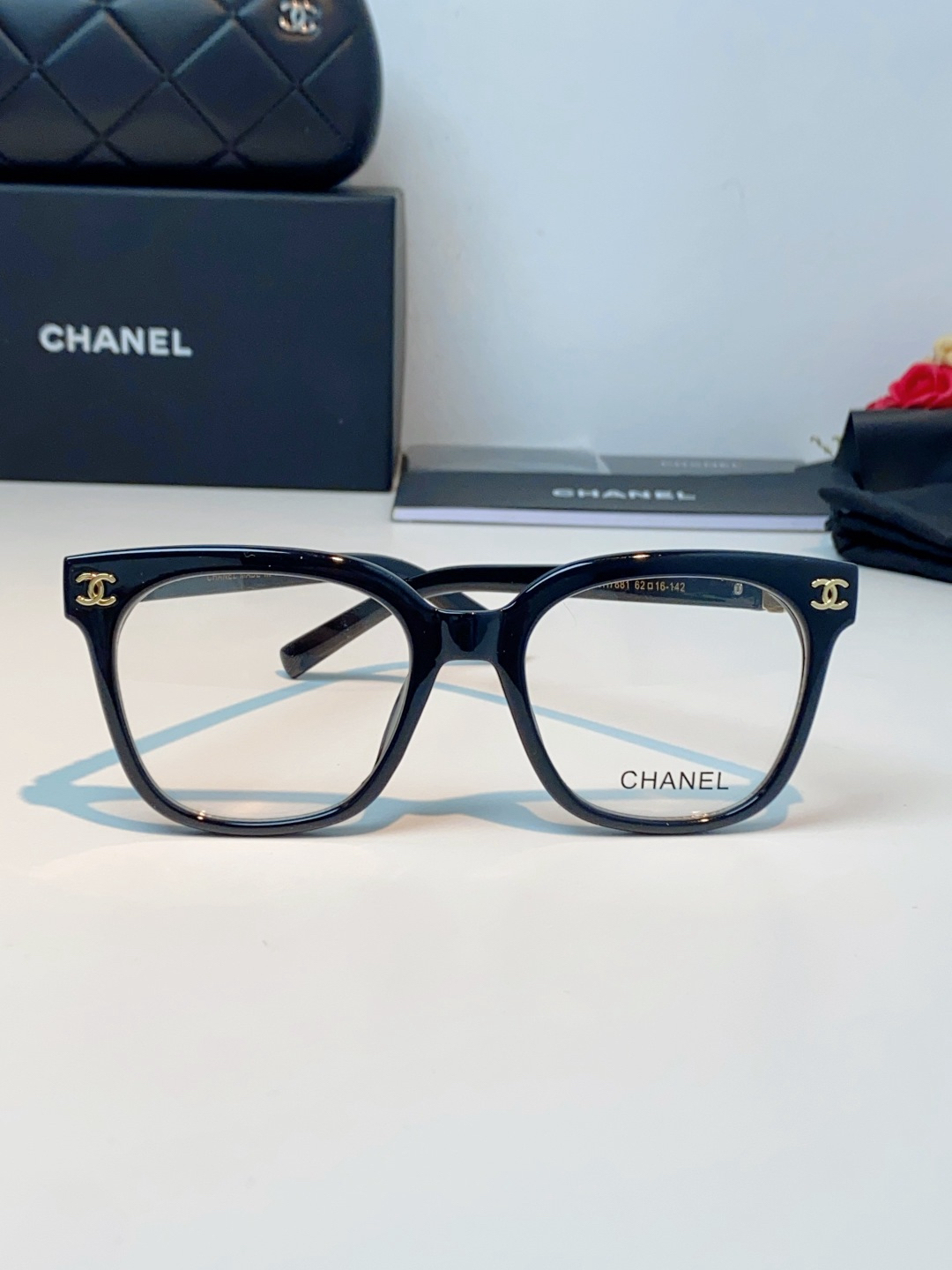 【新作到着】Chanel ハイセンスデザインサングラス「遮光レンズ搭載」