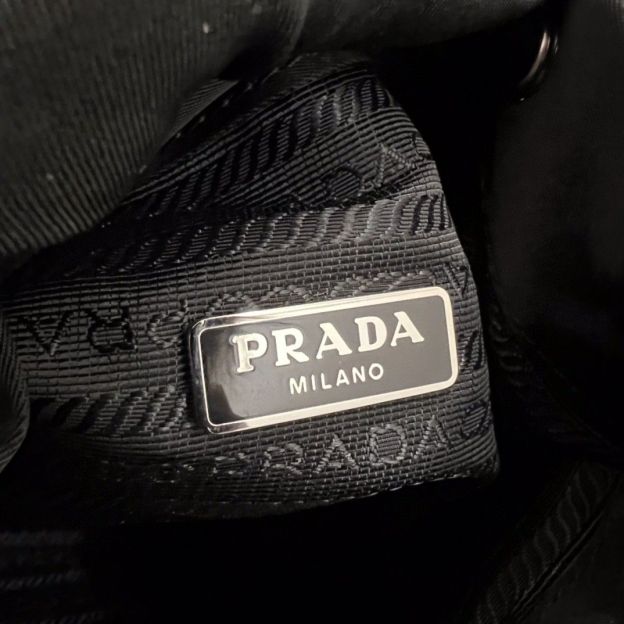 プラダ「Prada」ピコティン バケットバッグ モデ