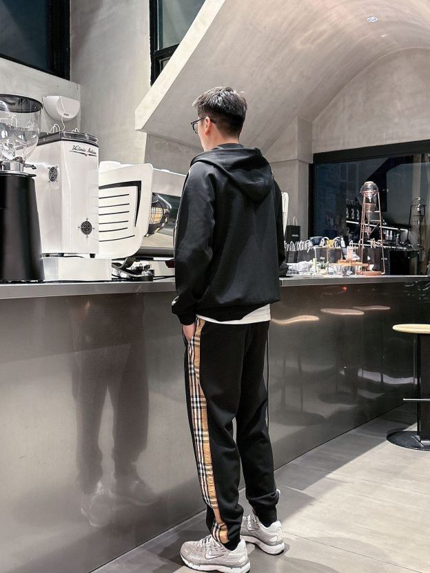 バーバリー「Burberry」秋冬 メンズ  カジュアルスポーツセット