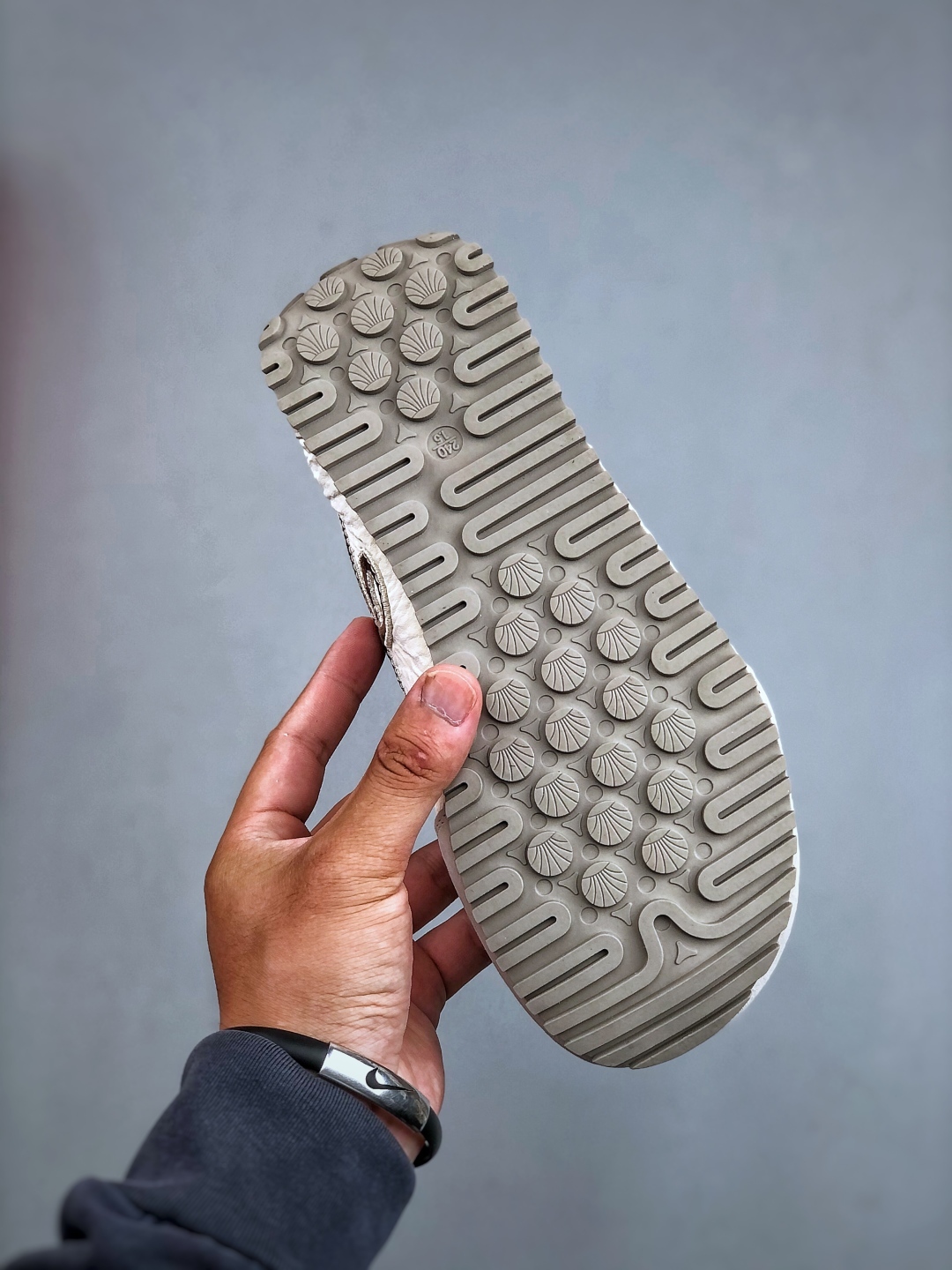 ミュウミュウ「Miu Miu」Prelude シリーズ ― ヴィンテージ×インダストリアル スタイル 多色ブレンドモデル