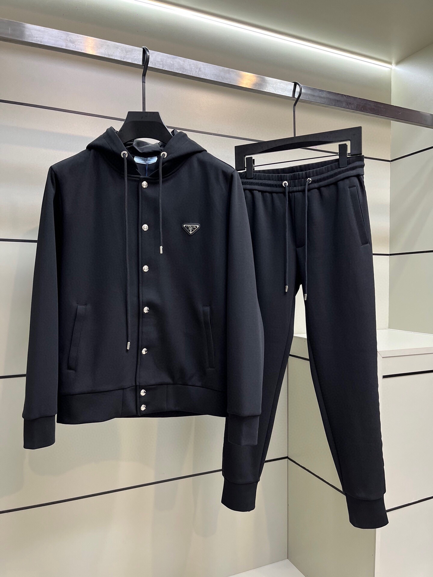 プラダ「Prada」メンズ  カジュアルスポーツセット