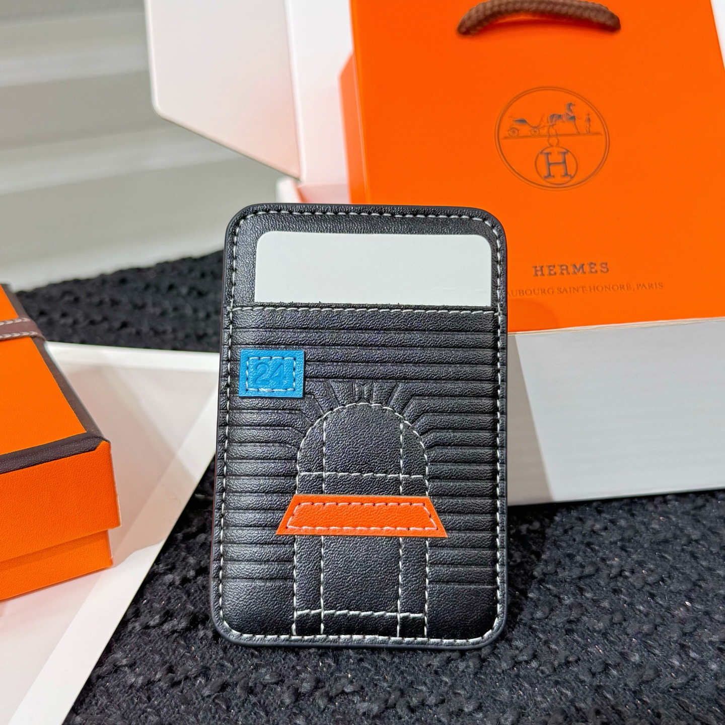 【限定新入荷】エルメス Cheval MagSafe 本革カードケース「12 シリーズ以降全 iPhone 対応」