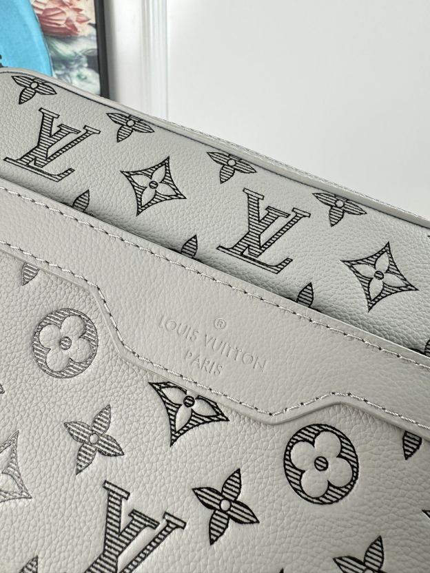 ルイ・ヴィトン「Louis Vuitton」スタイリッシュ メッセンジャーバッグ