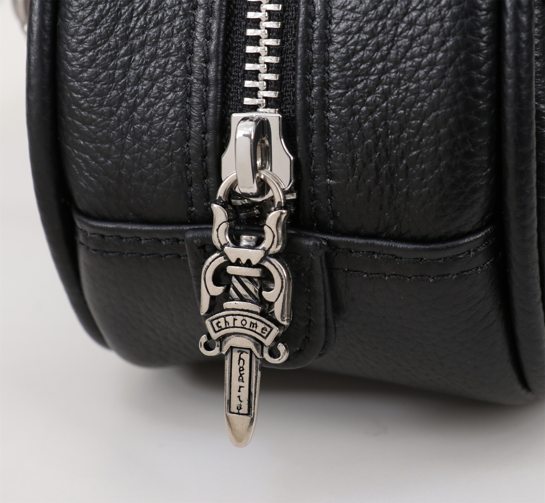 クロムハーツ「Chrome Hearts」ミニハンドバッグ