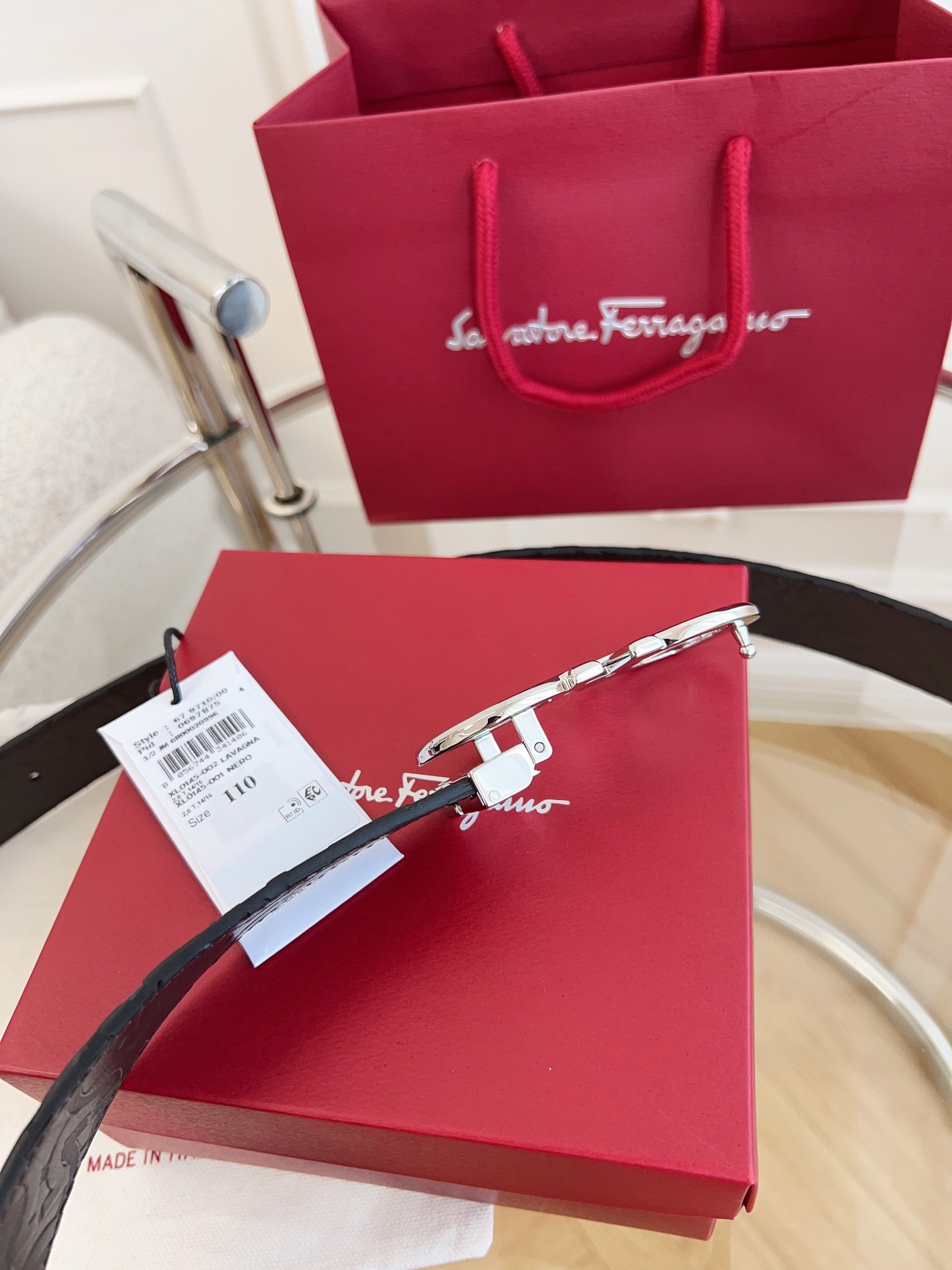 【新規倉庫入り】Salvatore Ferragamo 職人仕上げ高級ベルト「全長約 100cm」