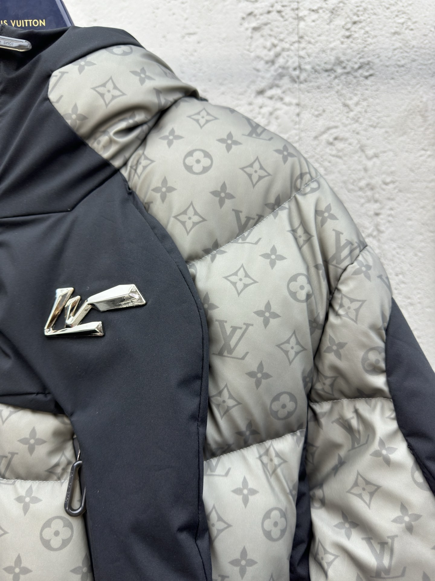 ルイ・ヴィトン「Louis Vuitton」秋冬フード付きダウンジャケット