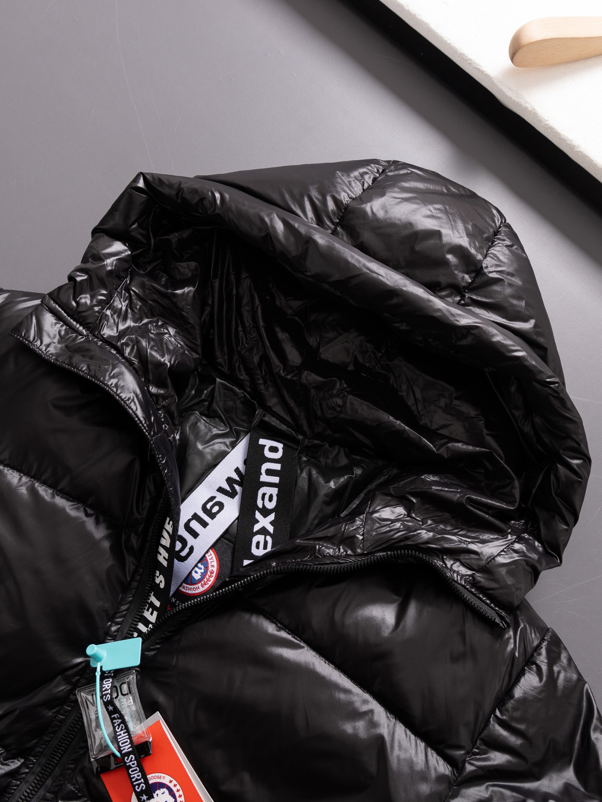 カナダグース Crofton メンズ フード付きダウンジャケット