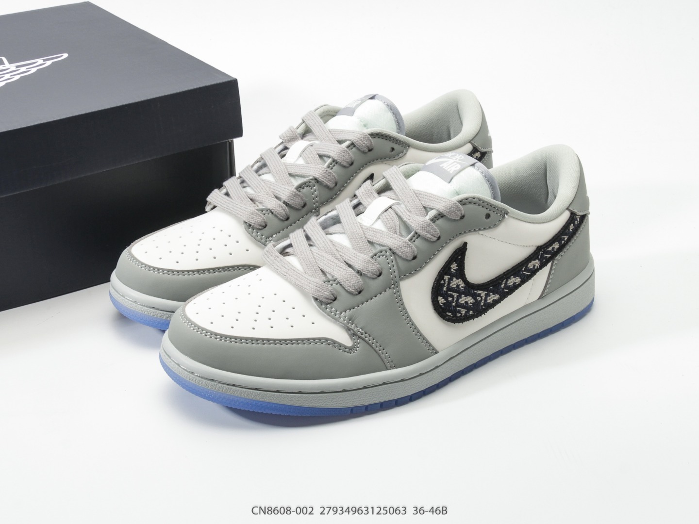 ディオール × エアジョーダン 1 ロー スニーカー「Dior x Nike限定コラボモデル」