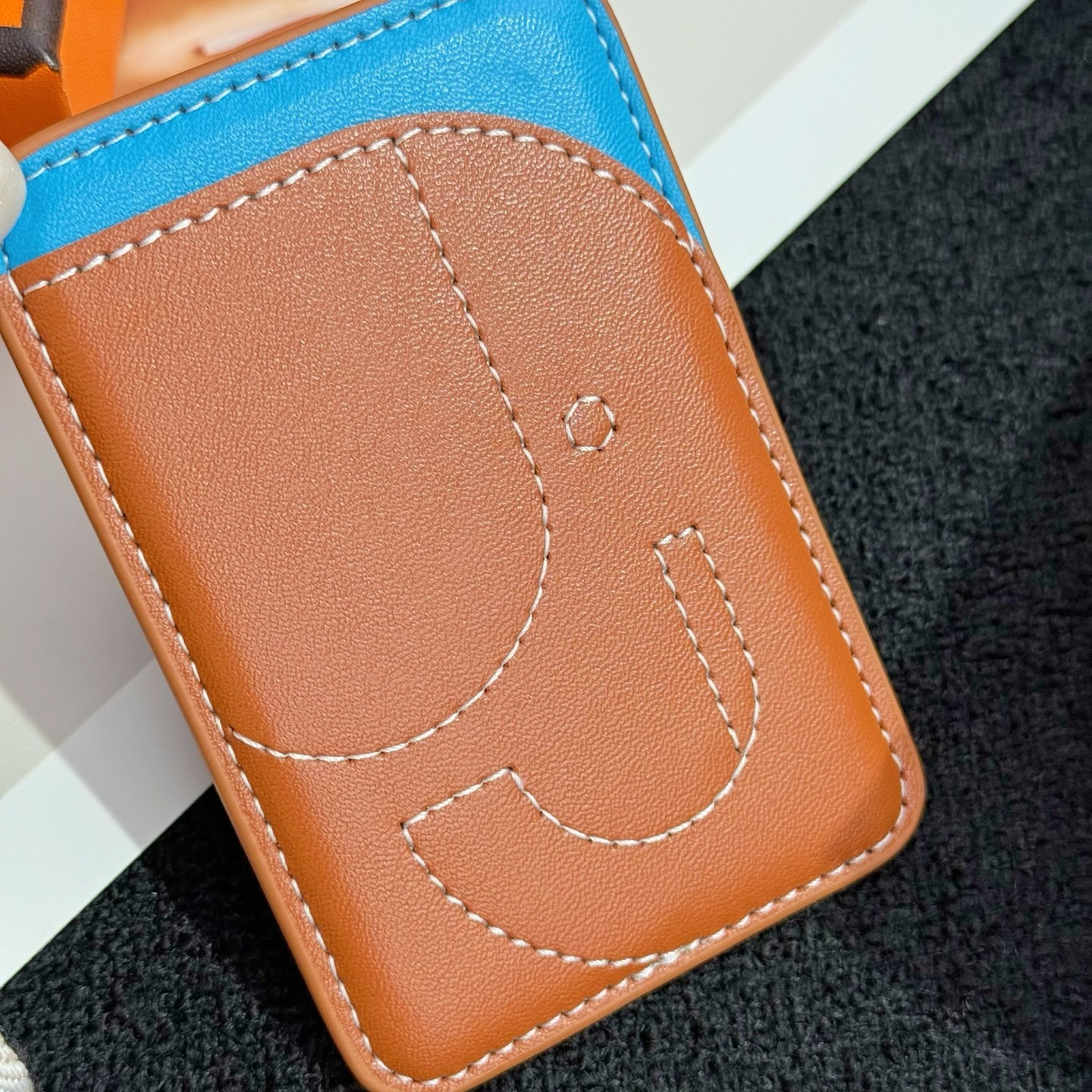 【限定新入荷】エルメス Cheval MagSafe 本革カードケース「12 シリーズ以降全 iPhone 対応」