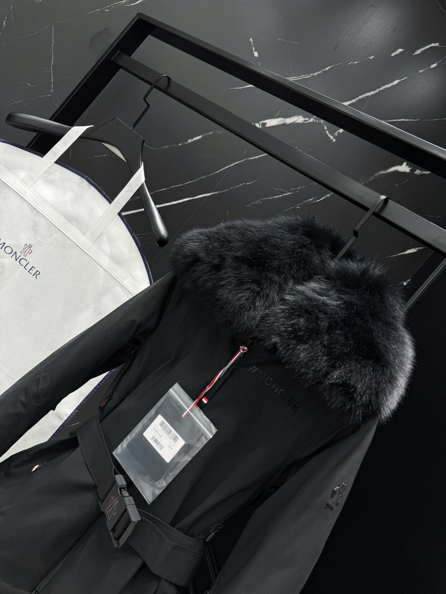 モンクレール 秋冬 レディース フォックスファー付きダウンジャケット