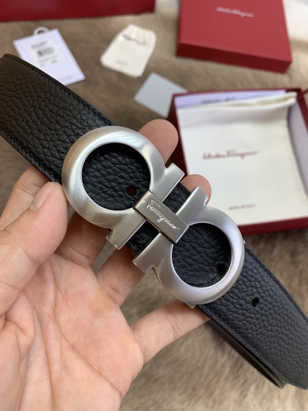 【新規倉庫入り】Salvatore Ferragamo 職人仕上げ高級ベルト「全長約 100cm」