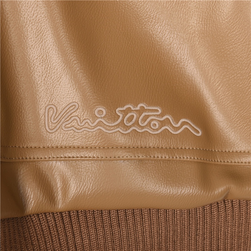 Louis Vuitton / ルイ・ヴィトン 23Fw（2024 年秋冬） 両面式のフード付きウェストタイトなジャケット。