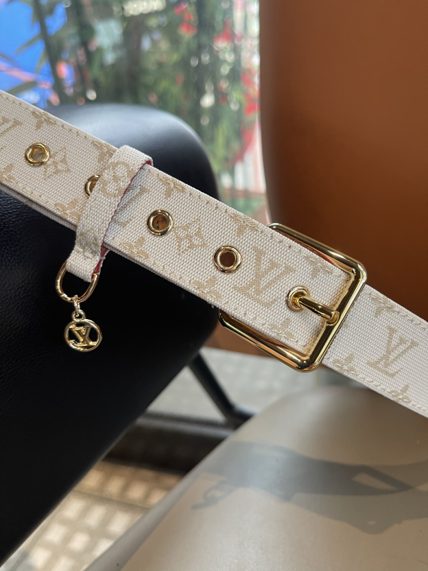【新商品入荷】Louis Vuitton クラシックハイクオリティベルト「全長約 100cm」