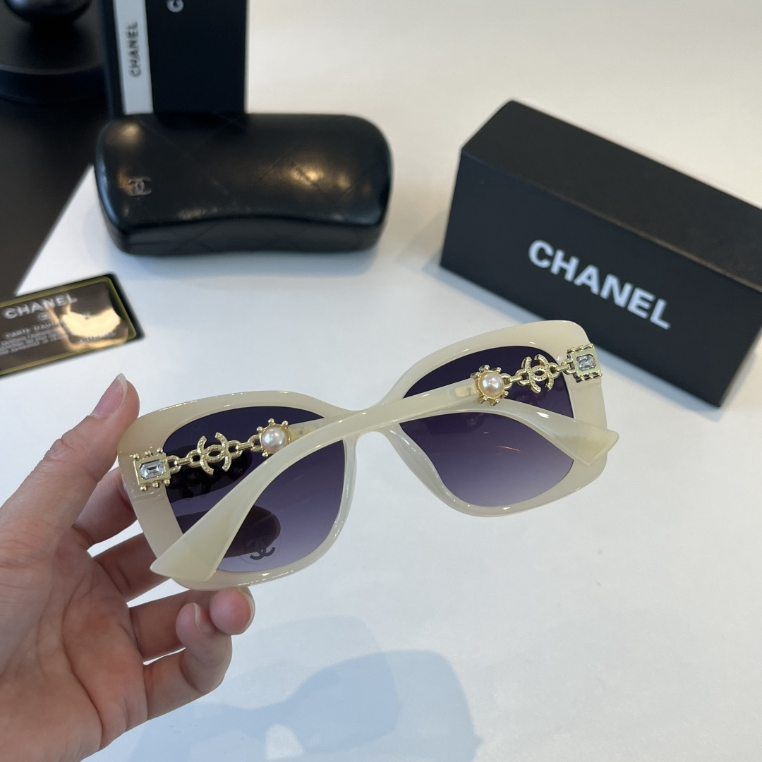 【新作到着】Chanel ハイセンスデザインサングラス「遮光レンズ搭載」