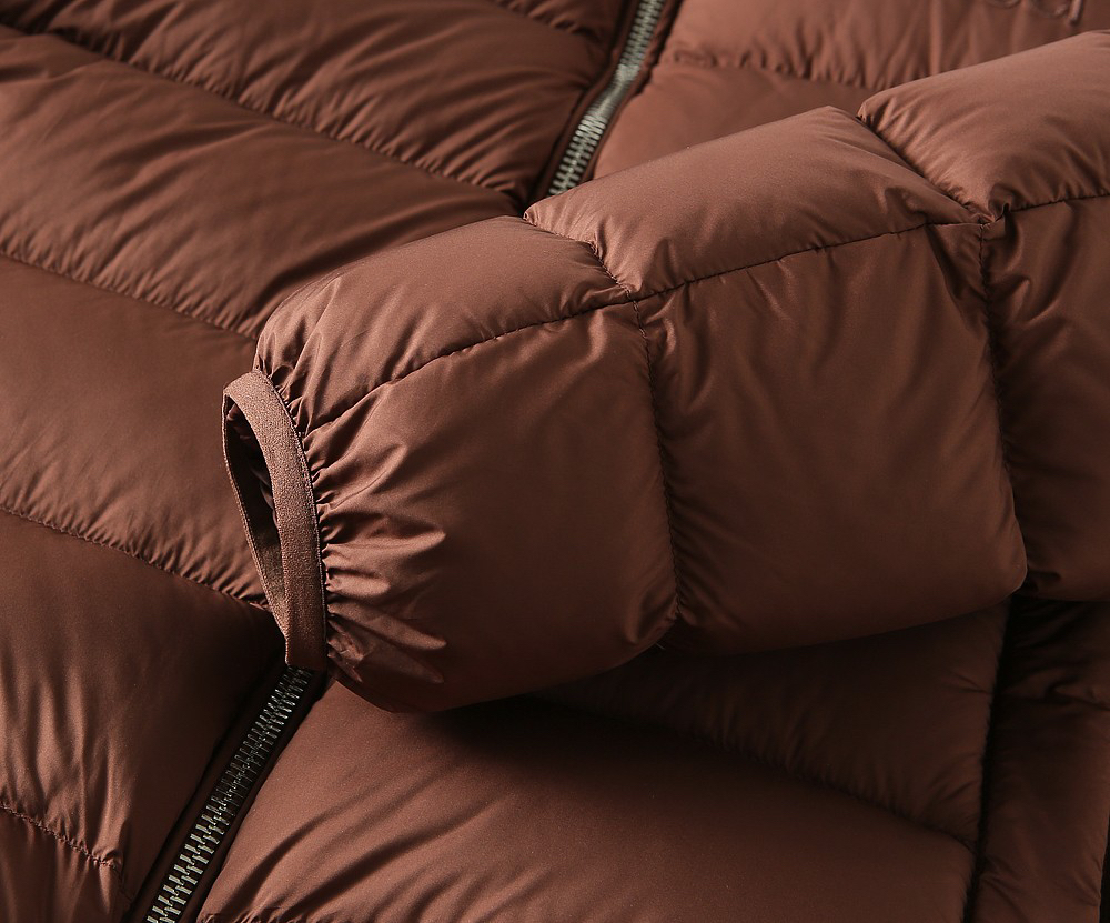 グッチ「Gucci」秋冬ダウンジャケット スタンドカラー