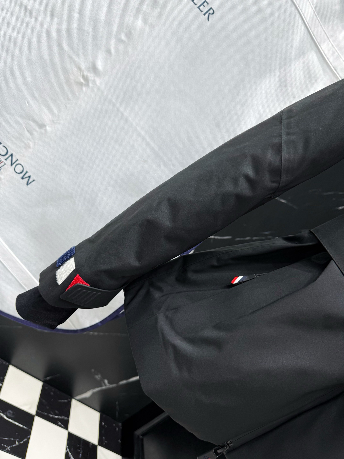 モンクレール 秋冬 レディース フォックスファー付きダウンジャケット