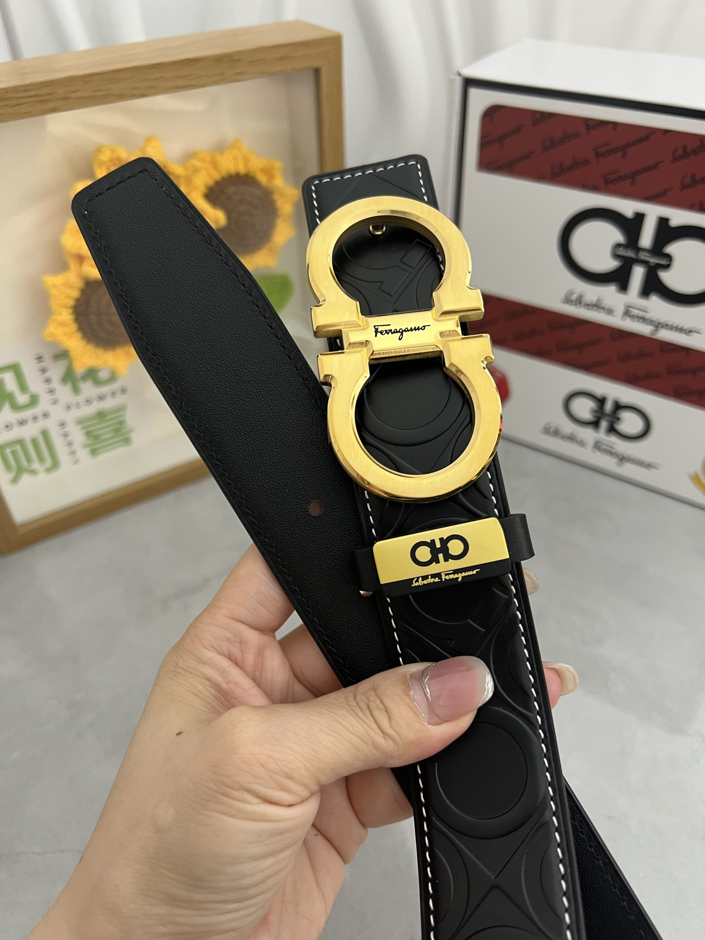 【新規倉庫入り】Salvatore Ferragamo 職人仕上げ高級ベルト「全長約 100cm」
