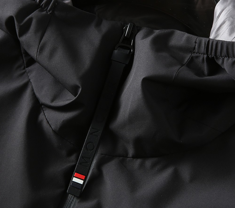 モンクレール「Moncler」秋のフード付きジャケット