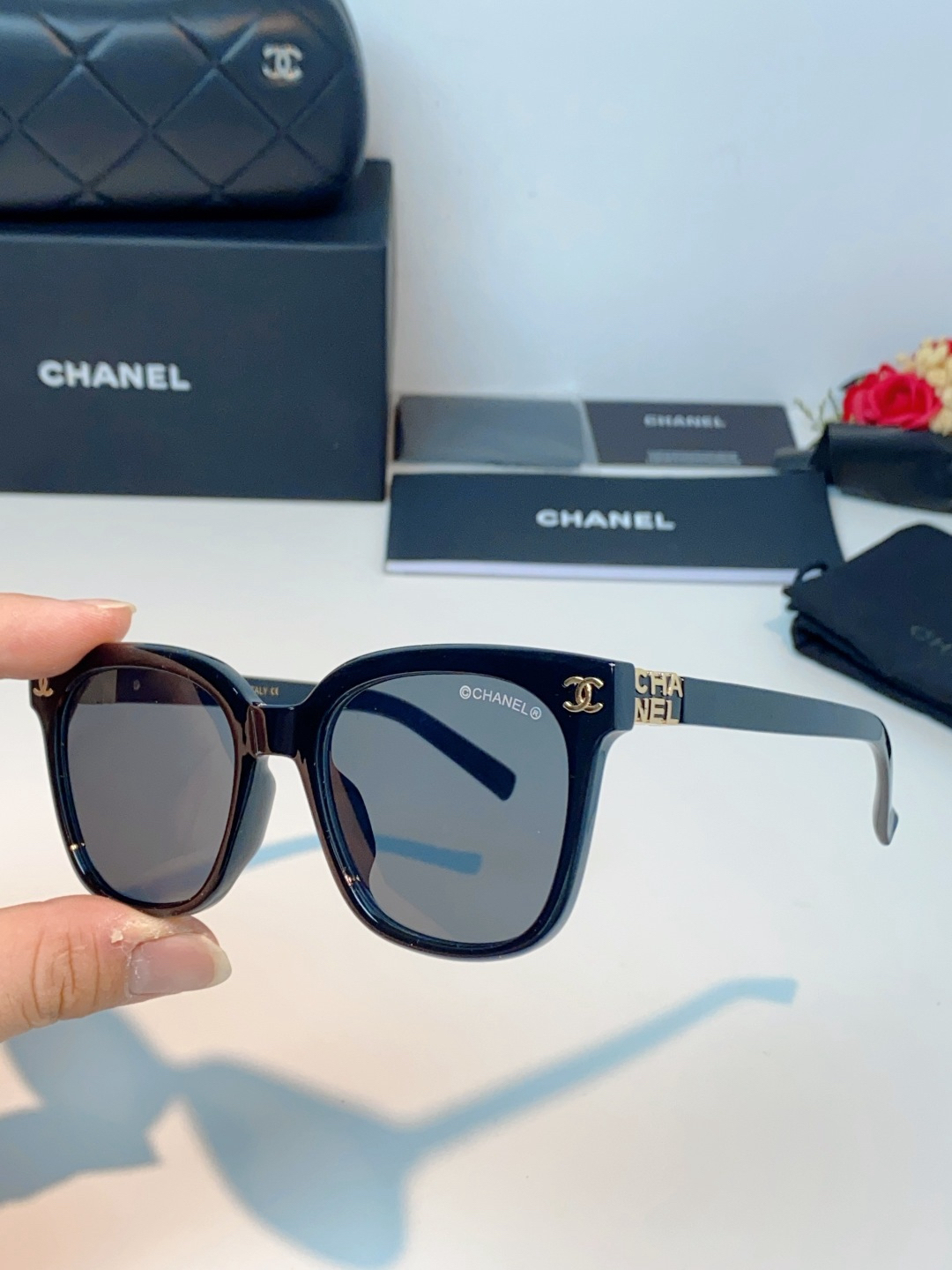 【新作到着】Chanel ハイセンスデザインサングラス「遮光レンズ搭載」