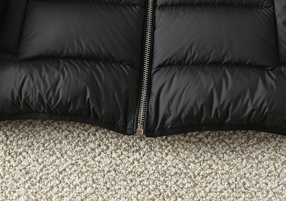 グッチ「Gucci」秋冬ダウンジャケット スタンドカラー