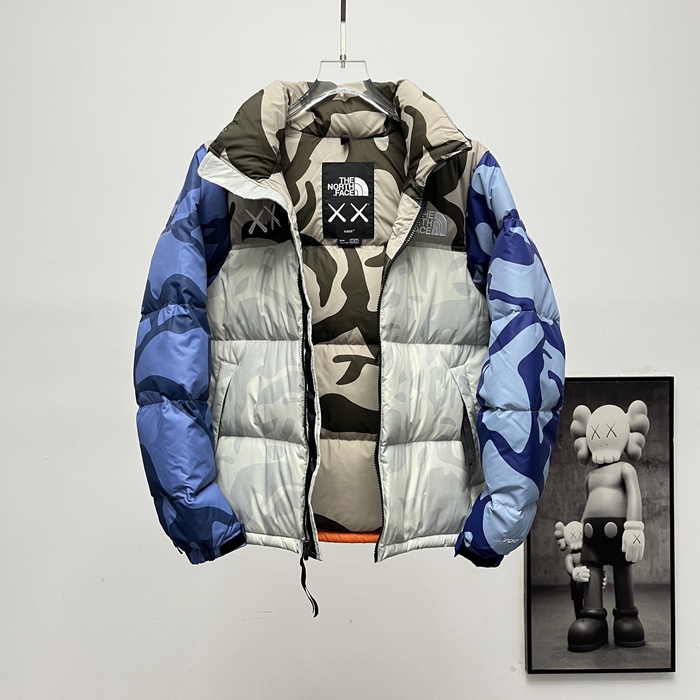 ザ・ノースフェイス XX KAWS 夢のコラボレーション ファッションフーディダウンジャケット 男女兼用