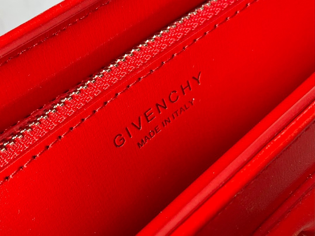 ジバンシィ「Givenchy」スモール アンティゴナ ボックスレザー バッグ