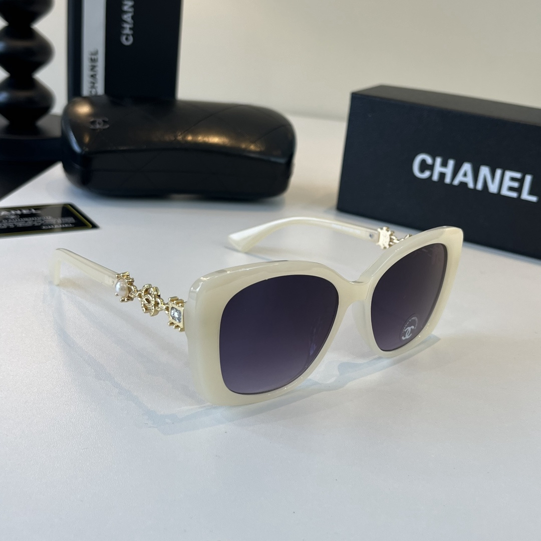 【新作到着】Chanel ハイセンスデザインサングラス「遮光レンズ搭載」