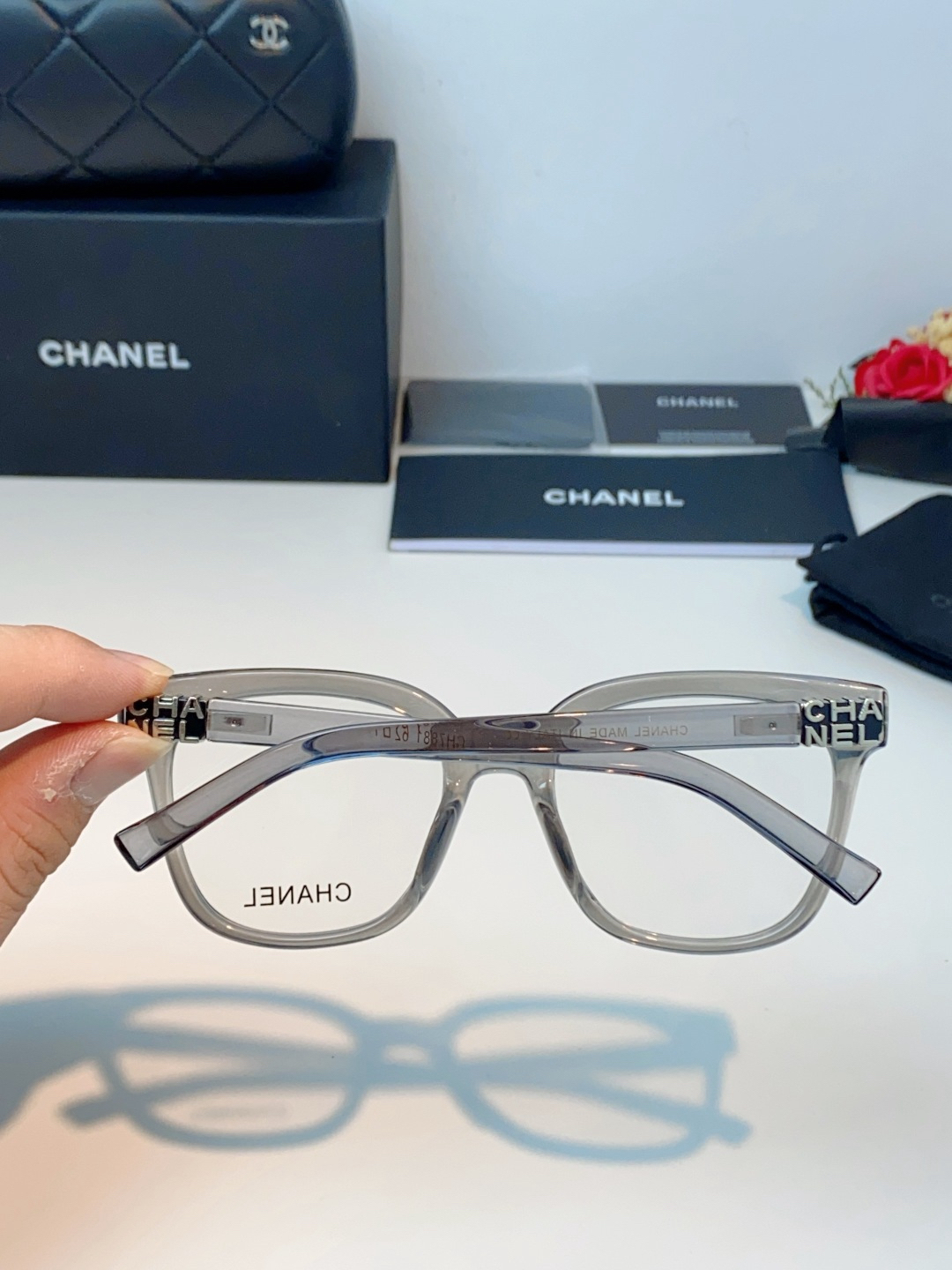 【新作到着】Chanel ハイセンスデザインサングラス「遮光レンズ搭載」