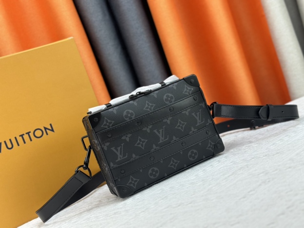 ルイ・ヴィトン「Louis Vuitton」Soft Trunk メッセンジャーバッグ