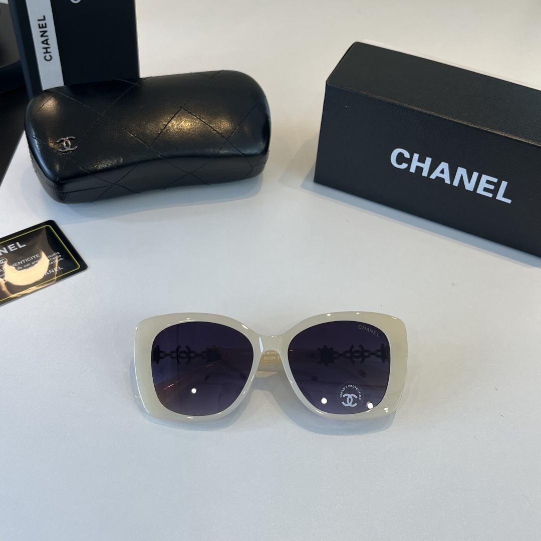 【新作到着】Chanel ハイセンスデザインサングラス「遮光レンズ搭載」