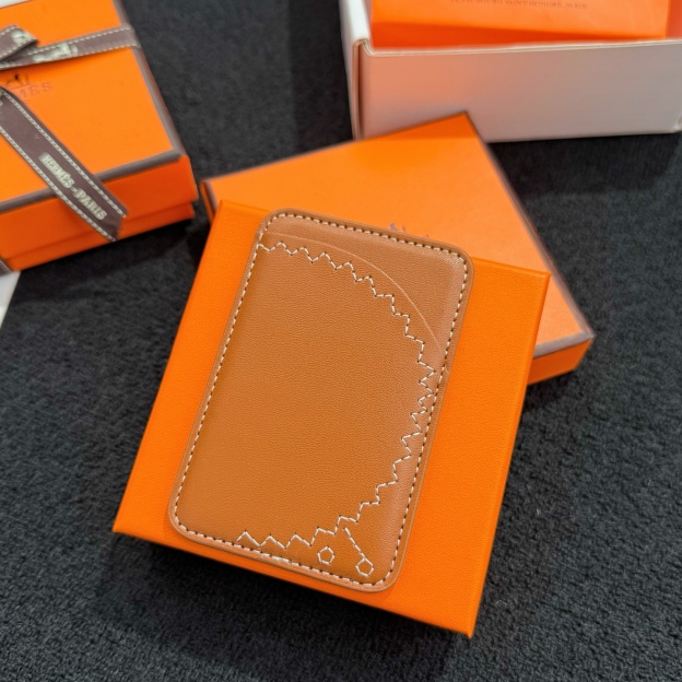 【限定新入荷】エルメス Cheval MagSafe 本革カードケース「12 シリーズ以降全 iPhone 対応」