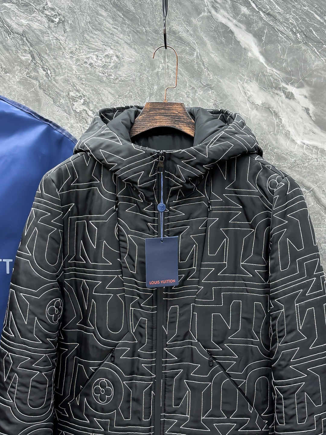ルイ・ヴィトン「Louis Vuitton」秋冬フード付きダウンジャケット