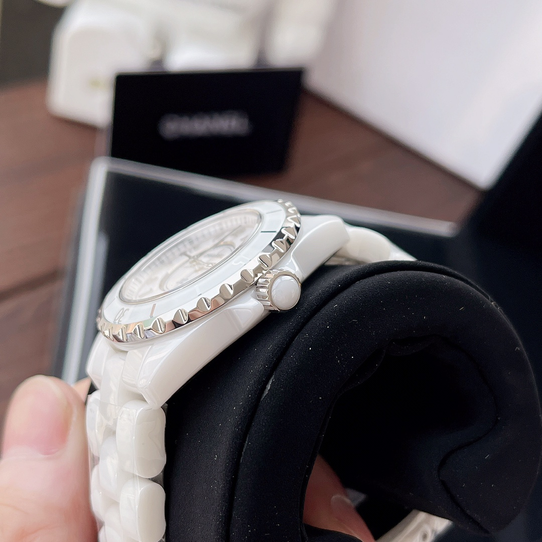 シャネル「Chanel」J12 キャリバー 33MM