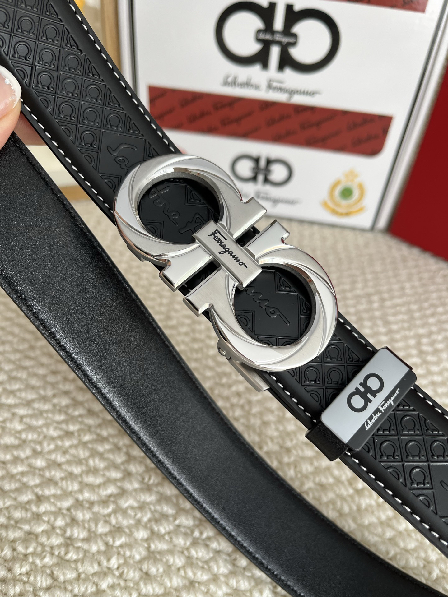 【新規倉庫入り】Salvatore Ferragamo 職人仕上げ高級ベルト「全長約 100cm」