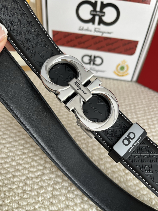 【新規倉庫入り】Salvatore Ferragamo 職人仕上げ高級ベルト「全長約 100cm」